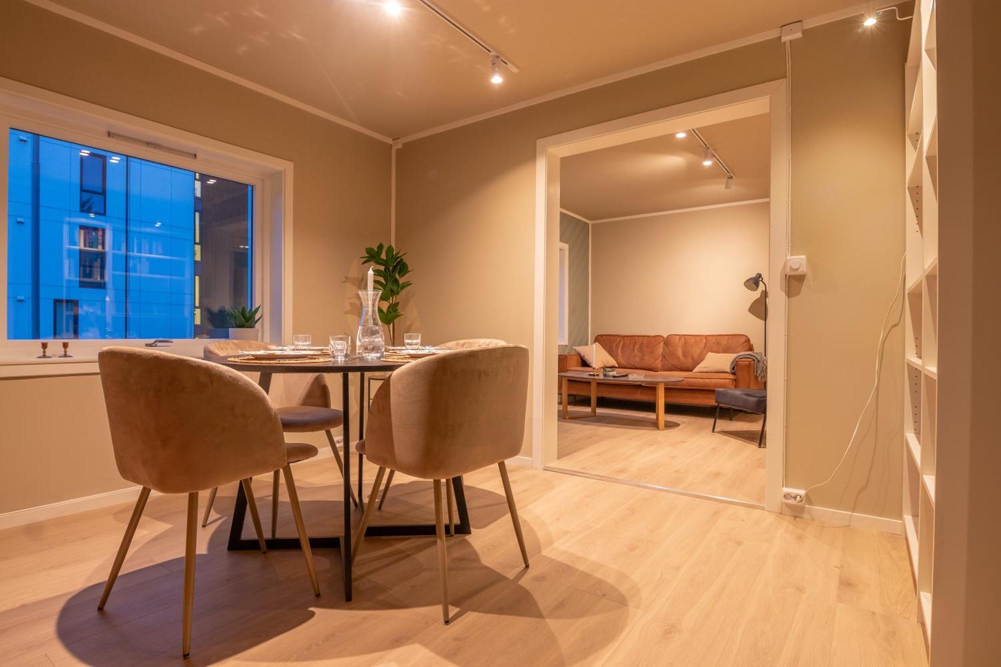 Cozy And Spacious Apartment In City Centre Tromsø Extérieur photo