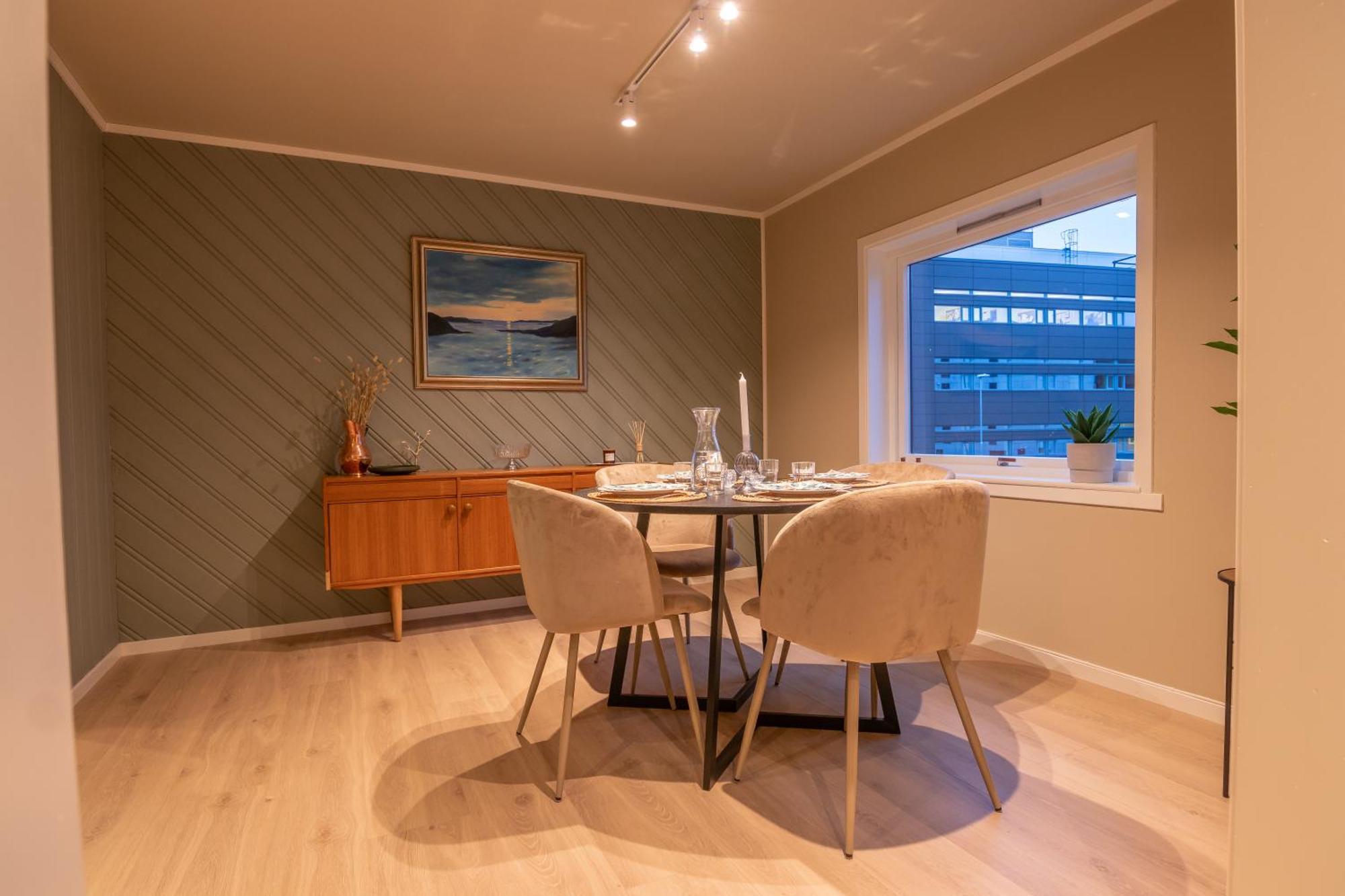 Cozy And Spacious Apartment In City Centre Tromsø Extérieur photo