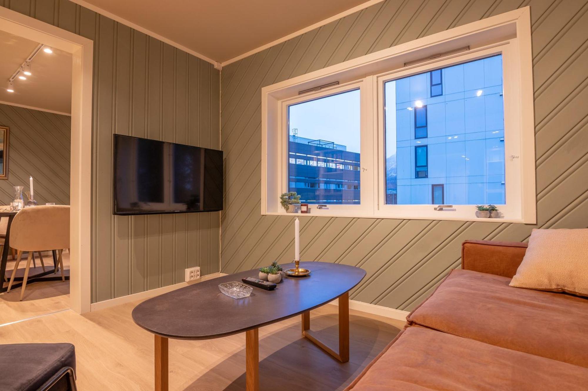 Cozy And Spacious Apartment In City Centre Tromsø Extérieur photo